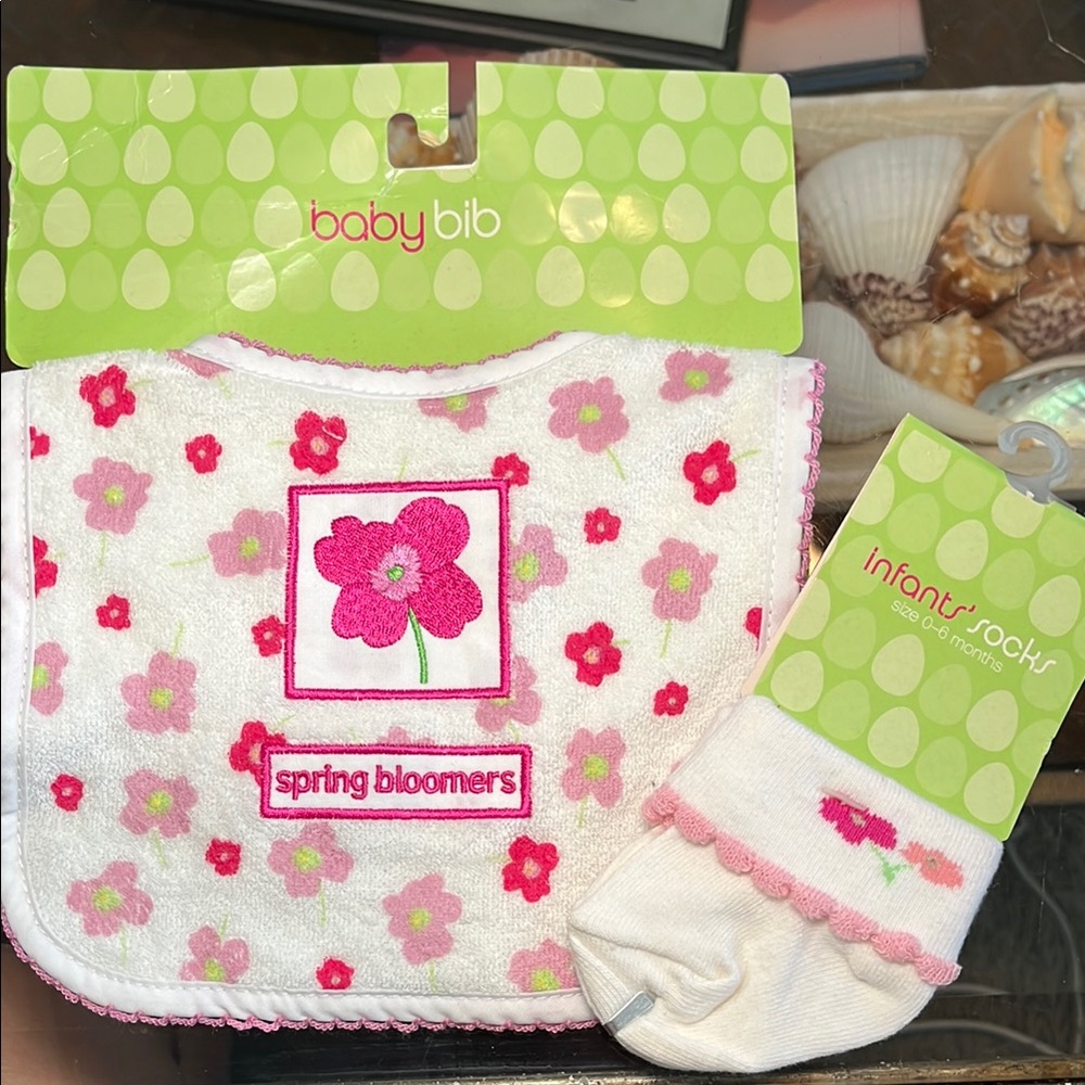 Pink and White Floral Bib Set